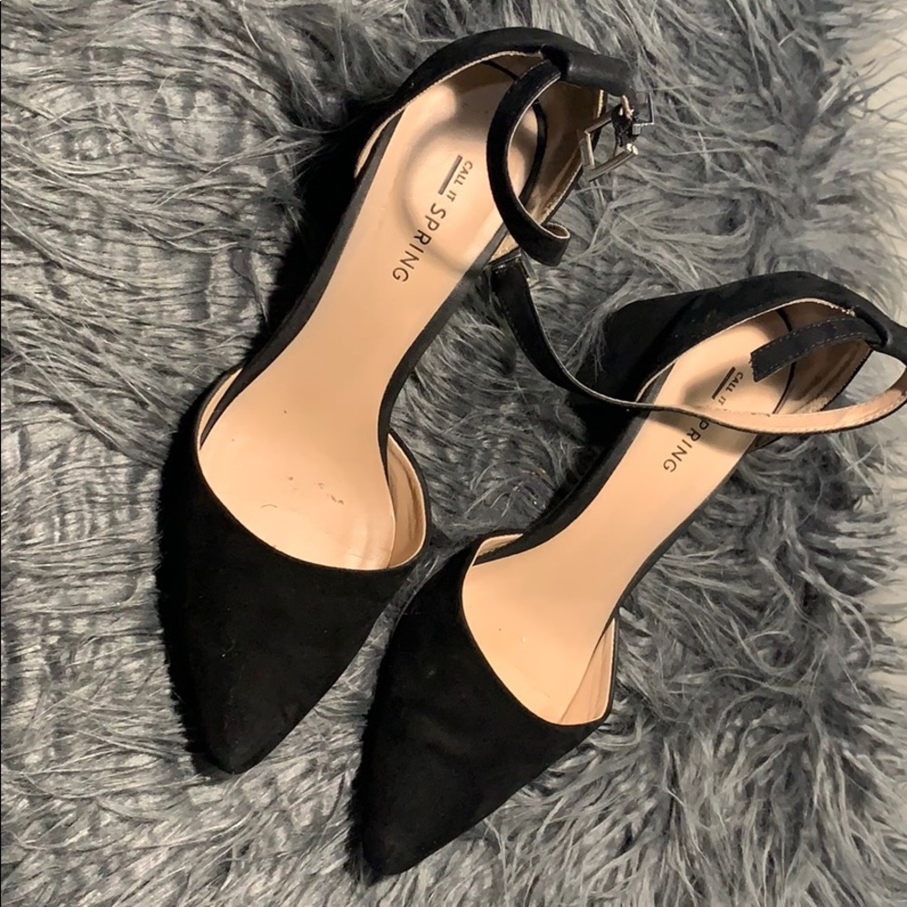 Closed toe classic black platform heels